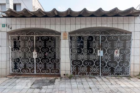 Casa para alugar com 80m², 2 quartos e 2 vagasFachada