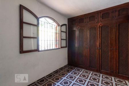 Quarto 2 de casa para alugar com 2 quartos, 80m² em Vila Giordano, São Paulo