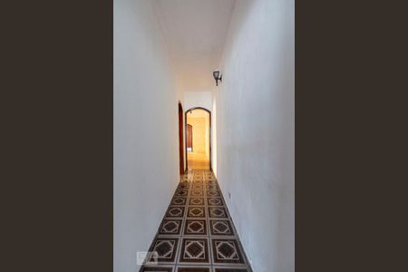 Corredor de casa para alugar com 2 quartos, 80m² em Vila Giordano, São Paulo