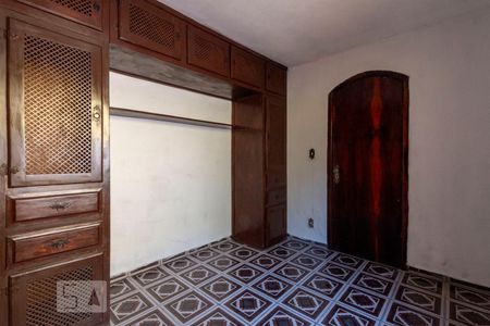 Quarto 2 de casa para alugar com 2 quartos, 80m² em Vila Giordano, São Paulo