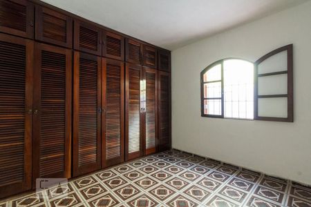Quarto 1 de casa para alugar com 2 quartos, 80m² em Vila Giordano, São Paulo
