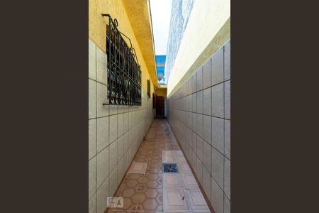 Casa para alugar com 80m², 2 quartos e 2 vagasCorredor Área Externa