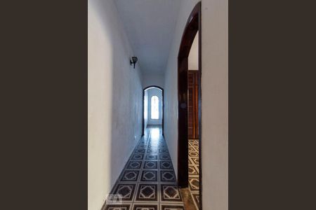 Corredor de casa para alugar com 2 quartos, 80m² em Vila Giordano, São Paulo