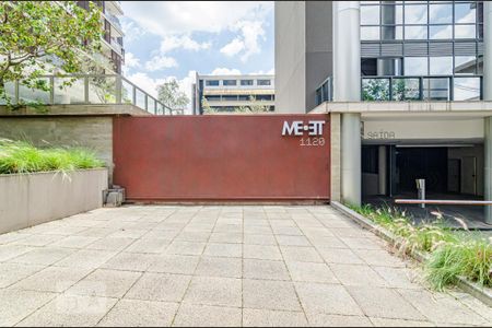 Studio para alugar com 31m², 1 quarto e 1 vaga Studio para alugar com 31m², 1 quarto e 1 vagaFachada