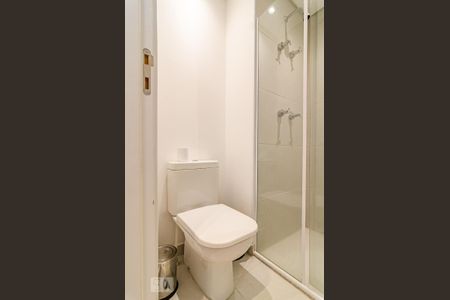 Studio para alugar com 31m², 1 quarto e 1 vaga Studio para alugar com 31m², 1 quarto e 1 vagaBanheiro