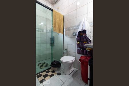 Casa à venda com 149m², 3 quartos e 4 vagasBanheiro do quarto 1