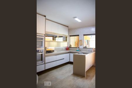 Casa para alugar com 400m², 3 quartos e 8 vagas Casa para alugar com 400m², 3 quartos e 8 vagasCozinha