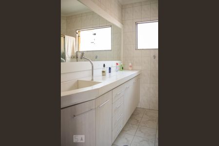 Casa para alugar com 400m², 3 quartos e 8 vagas Casa para alugar com 400m², 3 quartos e 8 vagasBanheiro do Quarto 1