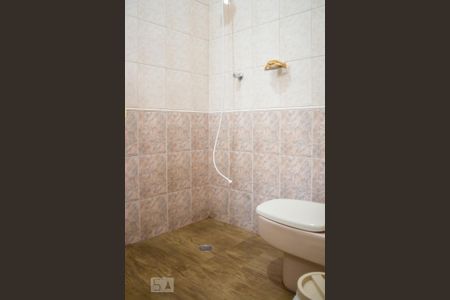 Casa para alugar com 400m², 3 quartos e 8 vagas Casa para alugar com 400m², 3 quartos e 8 vagasBanheiro de Serviço