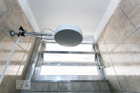 Apartamento para alugar com 70m², 2 quartos e sem vagaBanheiro - Chuveiro