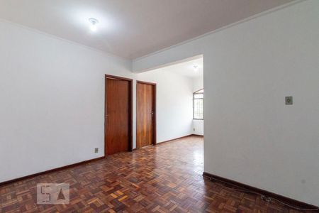 Sala de casa para alugar com 2 quartos, 140m² em Jardim Ruth, São Paulo
