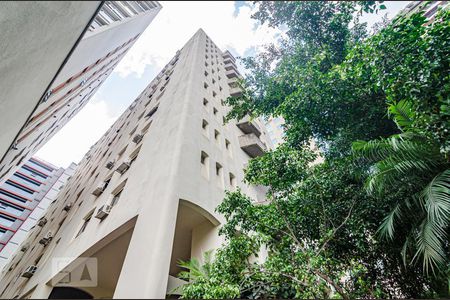 Apartamento à venda com 80m², 2 quartos e 1 vaga Apartamento à venda com 80m², 2 quartos e 1 vagaFachada