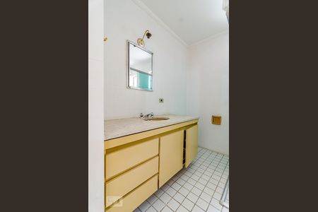 Apartamento à venda com 80m², 2 quartos e 1 vaga Apartamento à venda com 80m², 2 quartos e 1 vagaBanheiro da suíte