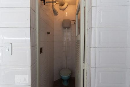 Apartamento para alugar com 110m², 3 quartos e sem vaga Apartamento para alugar com 110m², 3 quartos e sem vagaBanheiro de Serviço