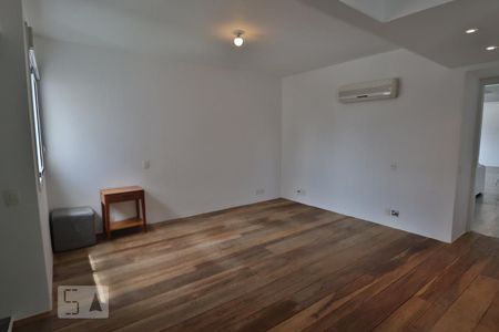 Apartamento para alugar com 117m², 1 quarto e 1 vagaSuite
