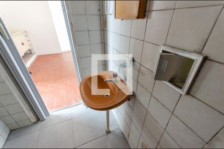 Casa para alugar com 45m², 1 quarto e sem vaga Casa para alugar com 45m², 1 quarto e sem vagaBanheiro