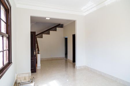 Sala 1 de casa para alugar com 6 quartos, 400m² em Santo Agostinho, Belo Horizonte
