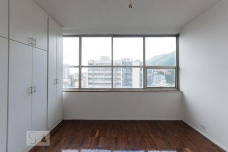 Apartamento à venda com 270m², 4 quartos e 2 vagasSuíte 1
