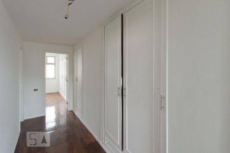 Apartamento à venda com 270m², 4 quartos e 2 vagasCorredor