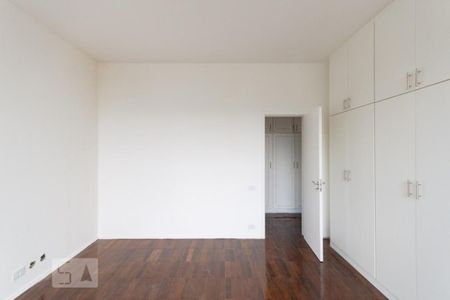 Apartamento à venda com 270m², 4 quartos e 2 vagasSuíte 1