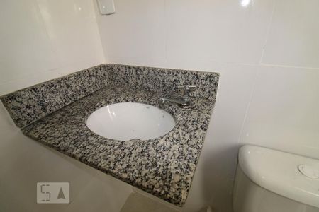 Apartamento à venda com 80m², 3 quartos e sem vaga Apartamento à venda com 80m², 3 quartos e sem vagaBanheiro da Suíte
