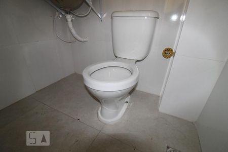 Apartamento à venda com 80m², 3 quartos e sem vaga Apartamento à venda com 80m², 3 quartos e sem vagaBanheiro da Suíte