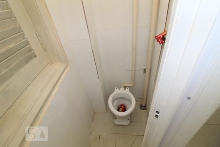 Apartamento à venda com 80m², 3 quartos e sem vaga Apartamento à venda com 80m², 3 quartos e sem vagaBanheiro de Serviço