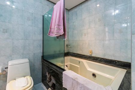 Apartamento à venda com 504m², 5 quartos e 4 vagasBanheiro da Suíte 3