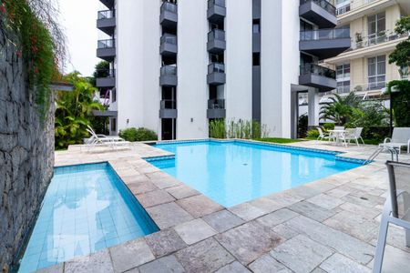 Apartamento à venda com 243m², 2 quartos e 3 vagasPiscina