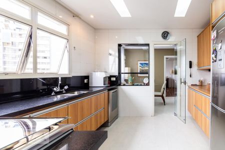 Apartamento à venda com 243m², 2 quartos e 3 vagasCozinha