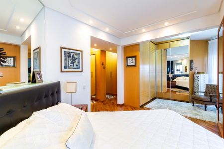 Apartamento à venda com 243m², 2 quartos e 3 vagasSuite 2