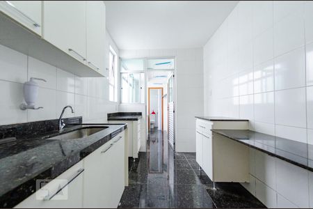 Apartamento para alugar com 280m², 5 quartos e 4 vagas Apartamento para alugar com 280m², 5 quartos e 4 vagasCozinha