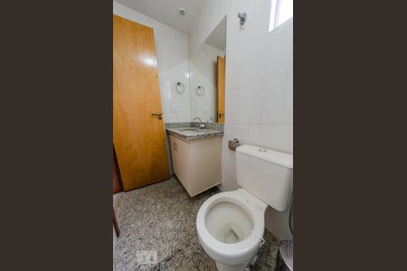 Apartamento para alugar com 280m², 5 quartos e 4 vagas Apartamento para alugar com 280m², 5 quartos e 4 vagasBanheiro social 2