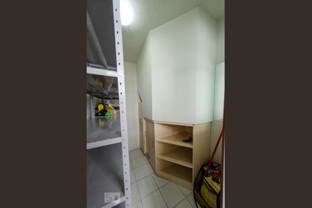 Apartamento para alugar com 280m², 5 quartos e 4 vagas Apartamento para alugar com 280m², 5 quartos e 4 vagasQuarto de serviço