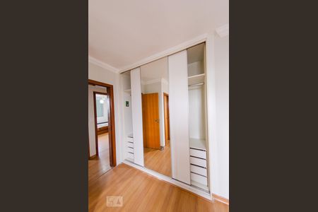 Apartamento para alugar com 280m², 5 quartos e 4 vagas Apartamento para alugar com 280m², 5 quartos e 4 vagasSuíte