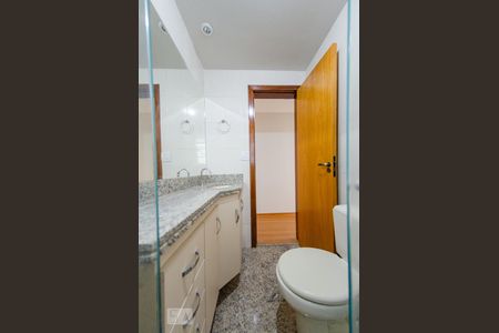 Apartamento para alugar com 280m², 5 quartos e 4 vagas Apartamento para alugar com 280m², 5 quartos e 4 vagasBanheiro social 1