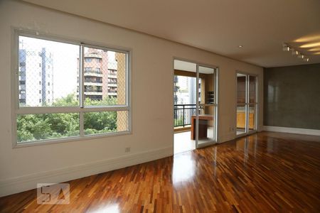 Sala de apartamento à venda com 3 quartos, 127m² em Vila Suzana, São Paulo