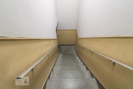 Apartamento para alugar com 45m², 2 quartos e sem vagaÁrea comum de acesso - Escada
