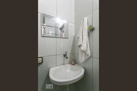 Banheiro de kitnet/studio para alugar com 1 quarto, 35m² em Brás, São Paulo