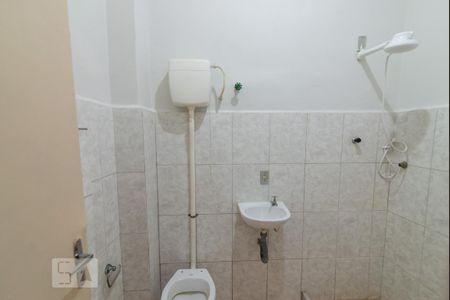 Banheiro de kitnet/studio para alugar com 1 quarto, 32m² em São Cristóvão, Rio de Janeiro