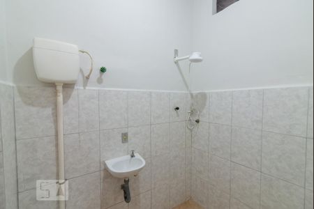 Banheiro de kitnet/studio para alugar com 1 quarto, 32m² em São Cristóvão, Rio de Janeiro