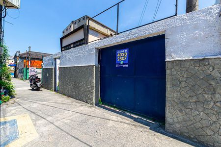 Casa à venda com 150m², 4 quartos e 1 vaga Casa à venda com 150m², 4 quartos e 1 vagaFrente (plaquinha Quinto Andar)