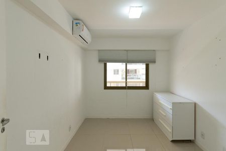 Apartamento à venda com 115m², 3 quartos e 2 vagasQuarto