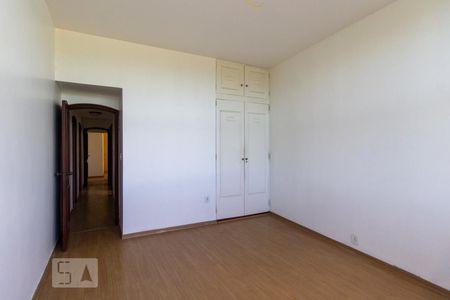 Apartamento para alugar com 135m², 3 quartos e 1 vaga Apartamento para alugar com 135m², 3 quartos e 1 vagaQuarto 2