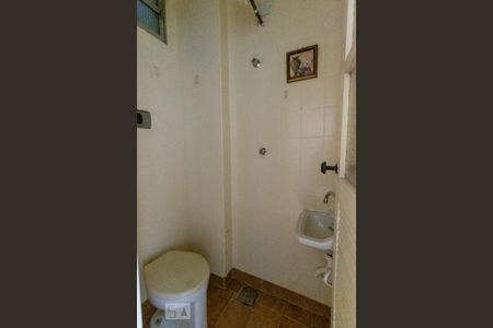 Apartamento para alugar com 135m², 3 quartos e 1 vaga Apartamento para alugar com 135m², 3 quartos e 1 vagaBanheiro de Serviço