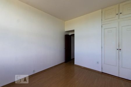Apartamento para alugar com 135m², 3 quartos e 1 vaga Apartamento para alugar com 135m², 3 quartos e 1 vagaQuarto 2