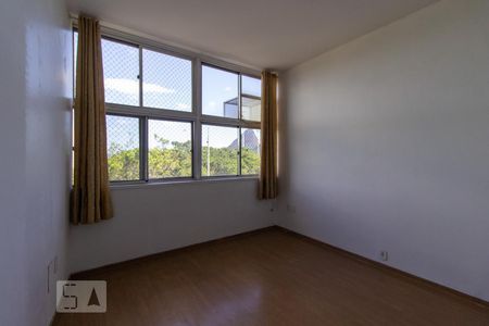 Apartamento para alugar com 135m², 3 quartos e 1 vaga Apartamento para alugar com 135m², 3 quartos e 1 vagaQuarto 2