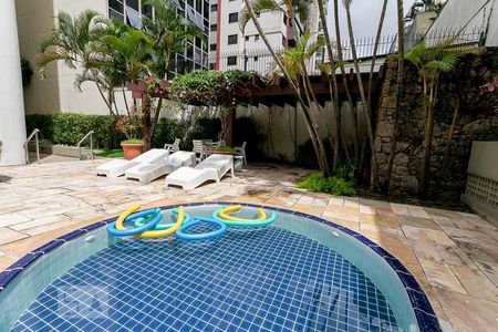 Apartamento à venda com 120m², 3 quartos e 2 vagasPiscina