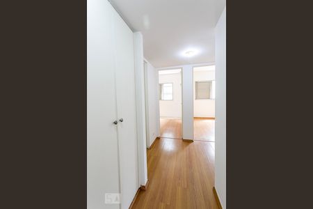 Corredor de apartamento à venda com 3 quartos, 120m² em Pinheiros, São Paulo