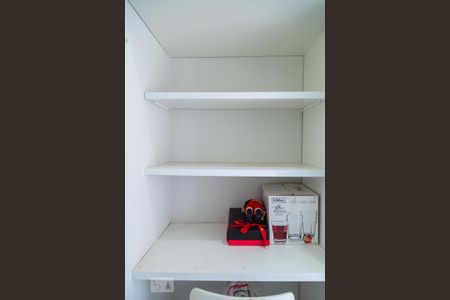 Apartamento à venda com 79m², 3 quartos e 2 vagasMesa do Quarto de Serviço
